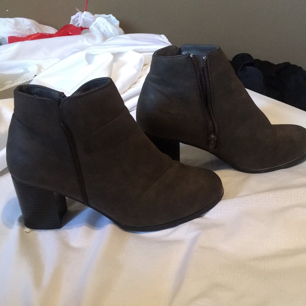 Old Navy Brown Heel Booties